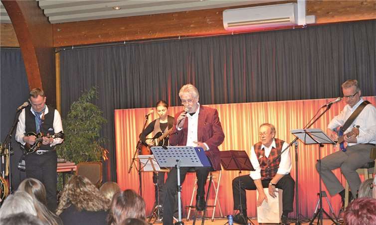 Das Ensemble „Medden us dem Levve“ unterhielt das Publikum bestens.AB