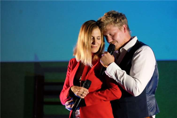 Das Ensemble bot eine überwältigende Bühnenpräsenz. Foto: wallauer/infopress4u