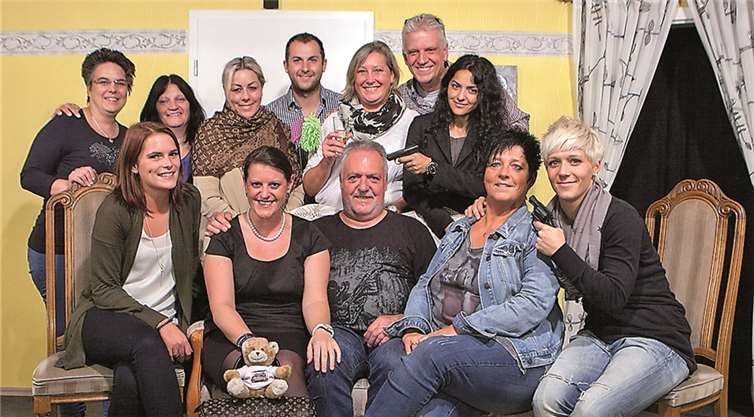 Das Ensemble der Pecher Dorfbühne freut sich schon jetzt auf die Premiere des Theaterstückes „Jebütz wird spääde“ am 23. Oktober im Feuerwehrhaus Pech. JOST