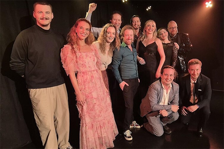 Das Ensemble des Theater am Lohmarkt bot dem Publikum ein vielfältiges Programm anlässlich der Jubiläums-Gala. 