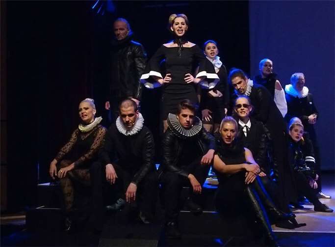 Das Ensemble des Theaters der Stadt Lahnstein.privat