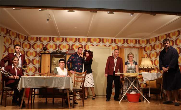 Das Ensemble des Theaterstücks.