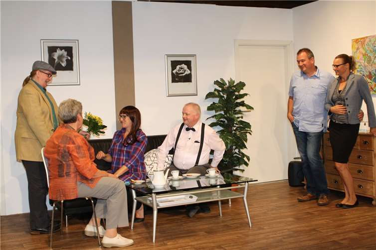 Das Ensemble des Theatervereins Dohr präsentierte mit „Die Therapeutin“ einen amüsanten Zweiakter. TE