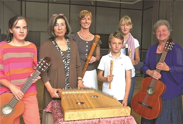 Das Ensemble von Gisela Knebel (r.) mit Milena Grzesik (v.l.n.r), Aloysia Schwäbig-Heuser, Jeannine Gemein, David Zöll und Anni Fritsche. Gemeinde Wachtberg
