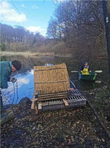 Das Entenhaus beim „Stapellauf".  Fotos: privat