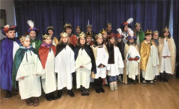 Das Ergebnis des Sternsinger aus St. Clemens kann sich sehen lassen: 4.900 Euro kamen bei der Sammlung für notleidende Kinder zusammen. privat