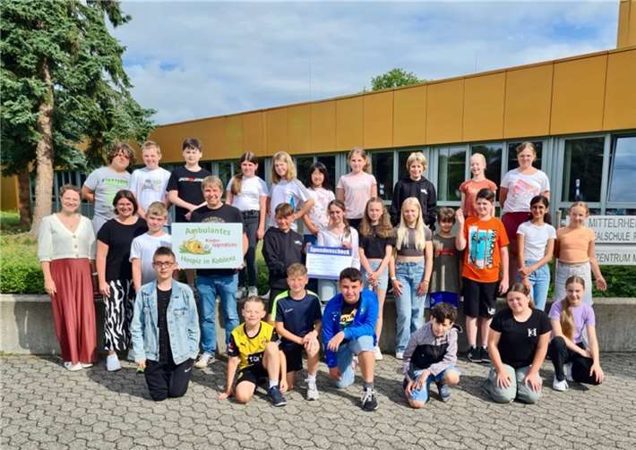 Das Ergebnis dieses engagierten Projekts kann sich sehen lassen: Stolze 2785,70 Euro wurden für das ambulante Kinder- und Jugendhospiz in Koblenz gesammelt. Foto: Stephan Spohr