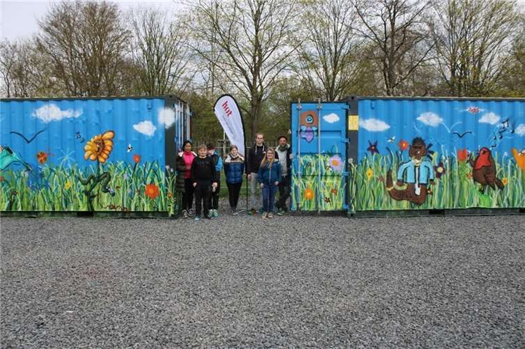 Jugendliche lassen alte Container in neuem Graffiti Look erstrahlen Das Ergebnis kann sich sehen lassen. Quellen: HoT