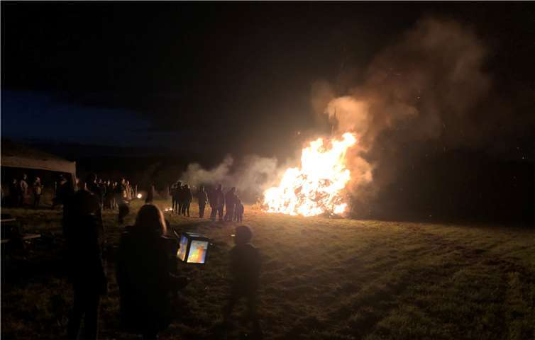 Das Ergebnis war ein beachtliches Martinsfeuer.