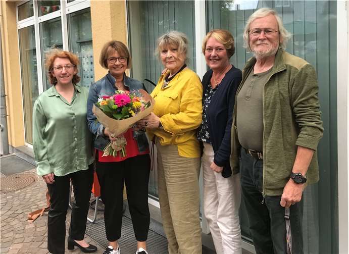 Das Erinnerungsfoto: Susanne Müller, Sabine Glaser, Christine Wießmann, Beate Reich und Rolf Plewa.  Foto: AB