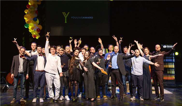 Das Erinnerungsfoto mit allenGewinnern durfte natürlich auch nicht fehlen.