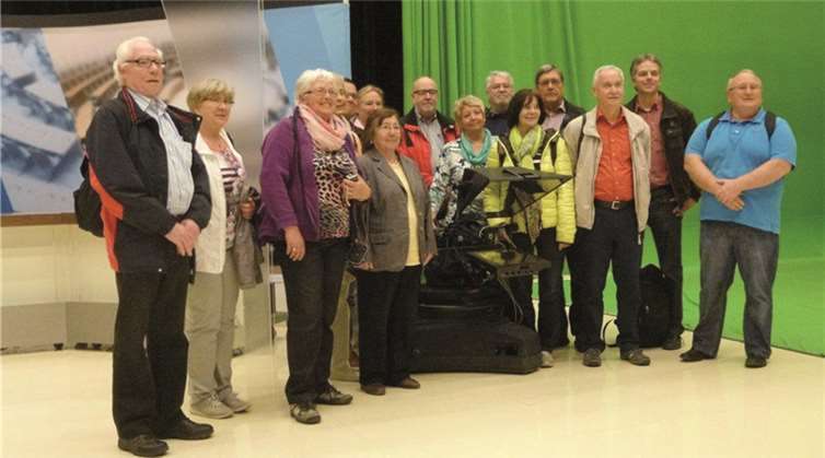 Das Erstaunen der Teilnehmer war groß, als sie bei der Führung feststellen mussten, dass in Radio und Fernsehen oft der Schein trügt. privat