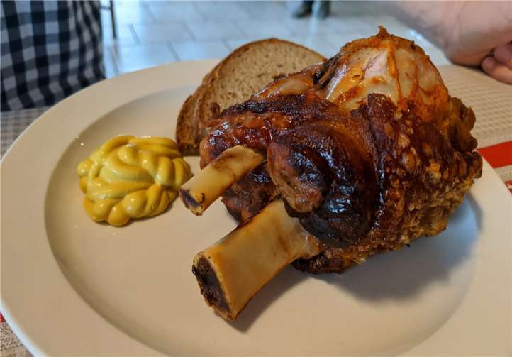 Das Essen war ausgezeichnet.