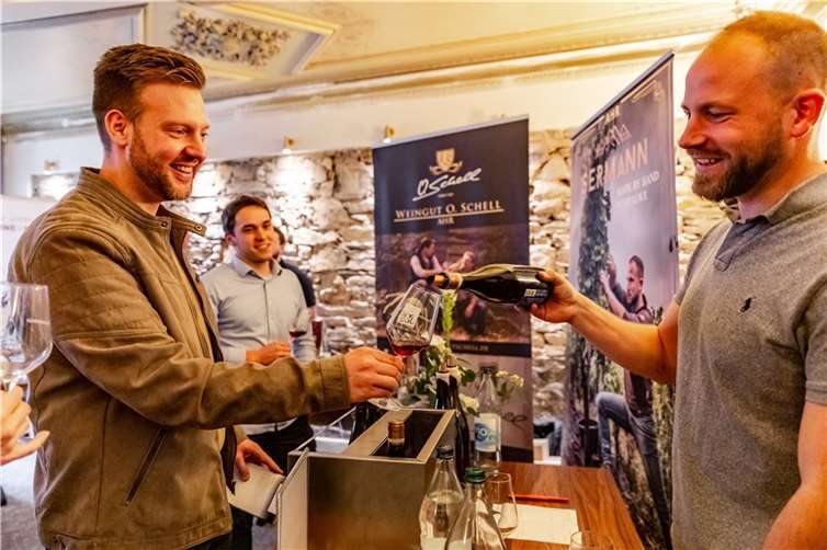 Das Event „Test the Best“ lädt am Sonntag, 3. November, wieder zum exklusiven Tasting der beim Ahrwein des Jahres angestellten Ahrweine in das Hotel Rodderhof ein.  Foto: Max Harrus