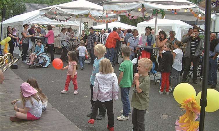 Das F anfaren- und Tambourcorps Unkelbach hatte zum sehr gut besuchten Straßenfest eingeladen. AB