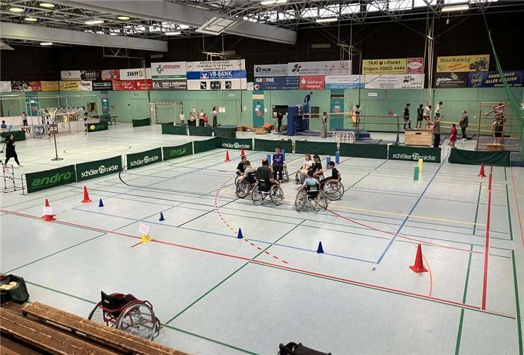 Das Ferienprogramm des KiJub hatte einiges zu bieten: Sportlich ging es bei der „Offenen Sporthalle“ in Engers zu, wo die Kinder verschiedene Sportarten ausprobieren konnten.Foto: Stefan Caratiola