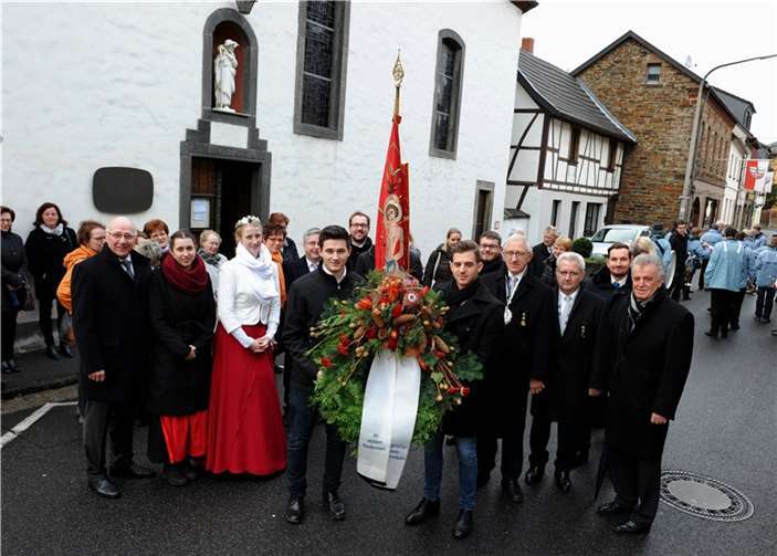 Das Fest begann m it einer heiligen Messe in der Walporzheimer Kapelle. FIX