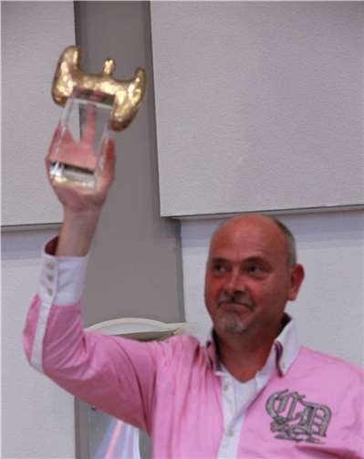 Das Festkomitee für die 1000-Jahrfeier Bad Hönningen hatte den Publikumspreis Ehrensache des SWR4 mitgebracht.