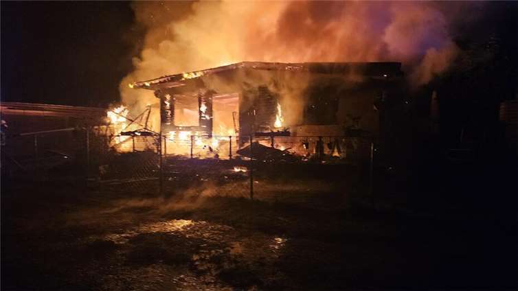 Das Feuer wurde gegen 22:30 Uhr entdeckt. Foto: Feuerwehr VG Rengsdorf-Waldbreitbach