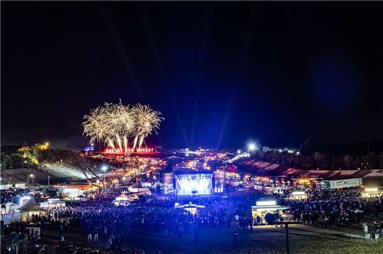 Das Feuerwerk am Samstag war der Höhepunkt des Wochenendes.