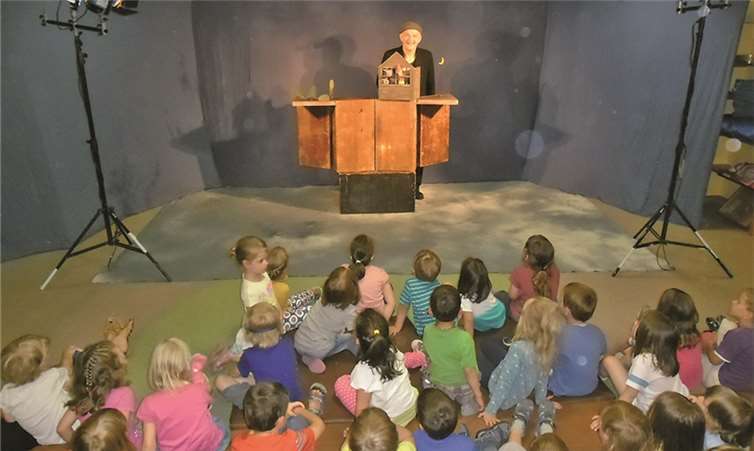 Das Figurentheater Künster erfreute mit der Aufführung „Die Bremer Stadtmusikanten“ die Kinder. privat