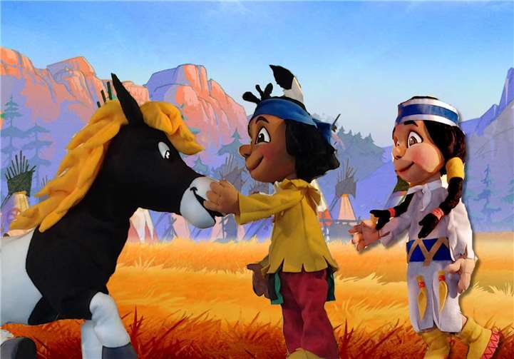 Das Figurentheater erzählt liebevoll die Geschichte des kleinen Indianers Yakari, seiner Freundin Regenbogen und seines Ponys Kleiner Donner. Bernd Sperlich
