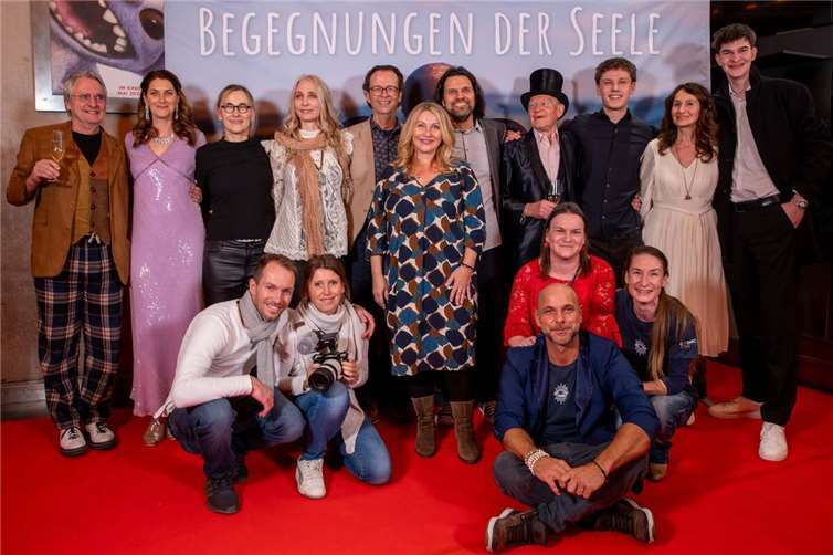 „Begegnungen der Seele“ Das Filmteam bei der Premiere. Foto: privat