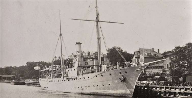 Das Forschungsschiff „S.M.S. Planet.“privat