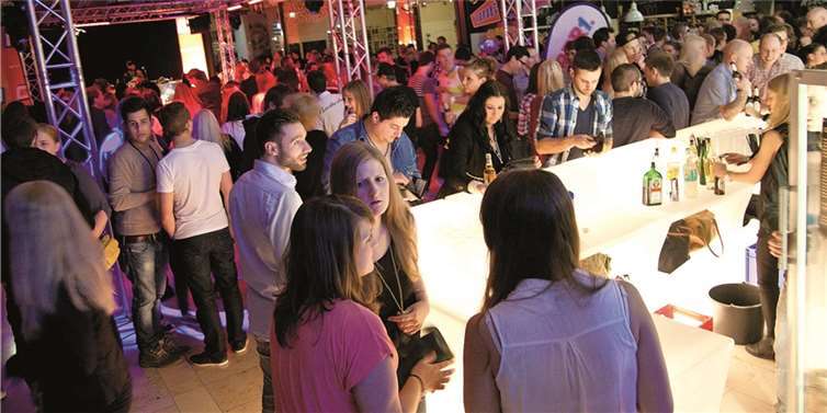 Das Forum Mittelrhein Koblenz feierte seinen ersten Geburtstag und zahlreiche Gäste sind zum Feiern eingekehrt. privat