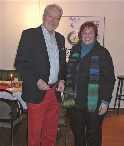 Das Foto zeigt Wolfgang Koberski (seit 25 Jahren Mitglied) und die Meckenheimer AWO-Ortsvereinsvorsitzende Barbara Heymann.privat