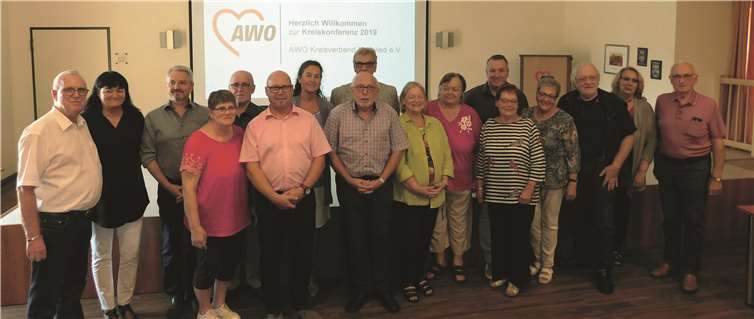 Das Foto zeigt das Präsidium und die Beisitzer, links Präsidiumsvorsitzender Fredi Winter, daneben Anja Jung (neue Kreisverbands-Vorstandsvorsitzende) und ihr Vorgänger Rainer Litz. Foto: privat