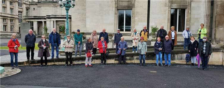 Das Foto zeigt die Gruppe vor der Villa Hügel.Foto: privat