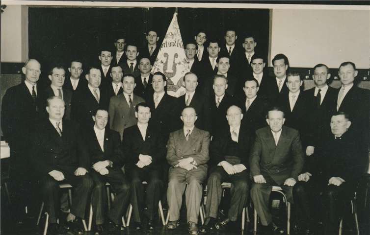 Das Foto zeigt die Lyra Sänger beim 60. Stiftungsfest 1956. Foto: privat
