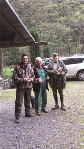 Das Foto zeigt die Sieger des Anangelns (von links): Marc Kovacs, Horst Achterberg und Max Schmitz.privat