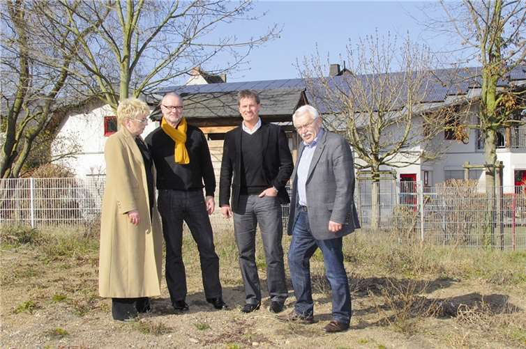 Das Foto zeigt (v.l.): Fraktionsvorsitzende Marion Lipinski-Naumann, Ratsmitglied Fritz Naumann, Gülser Ratsmitglied und Bundestagskandidat Detlev Pilger und Ratsmitglied und Ortsvorsteher Hermann-Josef Schmidt.Privat