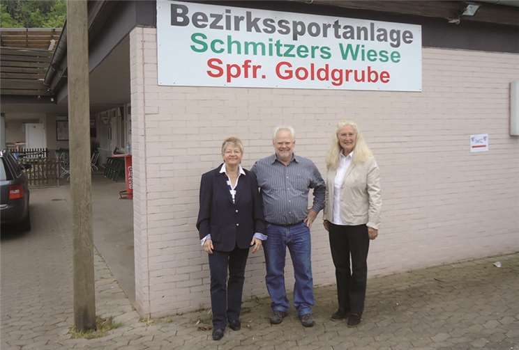 Das Foto zeigt von links: Anne Schumann-Dreyer, Eitel Bohn und Monika Sauer.privat