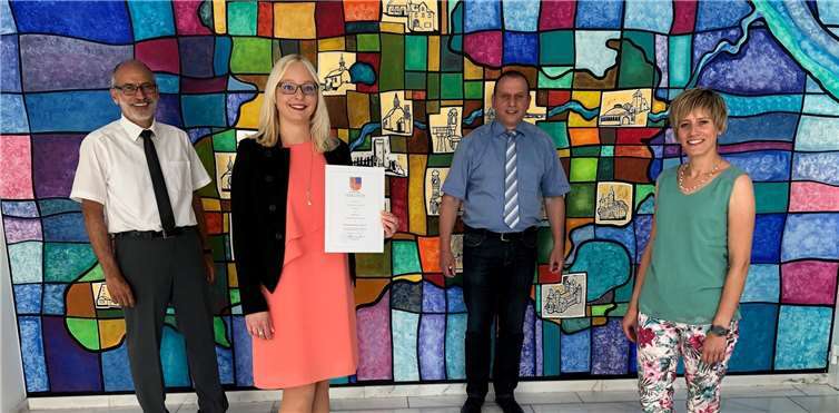 Das Foto zeigt von links nach rechts: Büroleiter Armin Seiwert, Silke Schwer, Bürgermeister Johannes Bell und Personalratsvorsitzende Nina Becker. Foto: privat