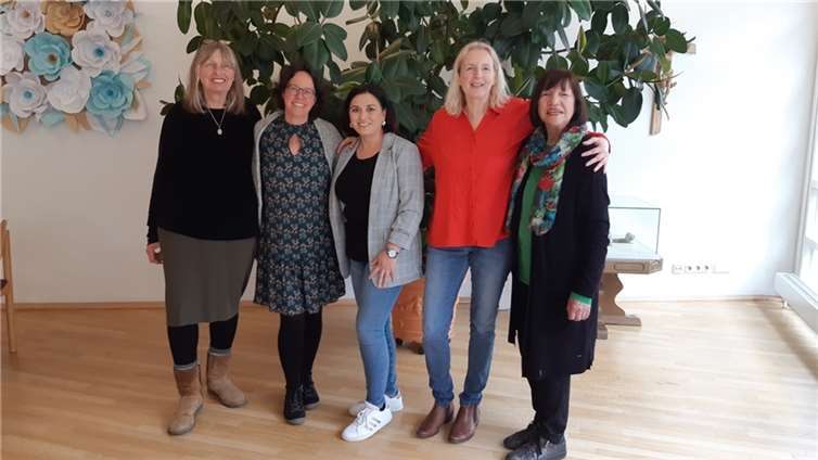 Das Frauenteam: Christel Wagner-Schurwanz, Stefanie Metz, Tülay Taylay, Miriam Briem, Rita Kupfer ; nicht auf dem Foto Motee Spanier und Rodica Bircaci. Foto: privat