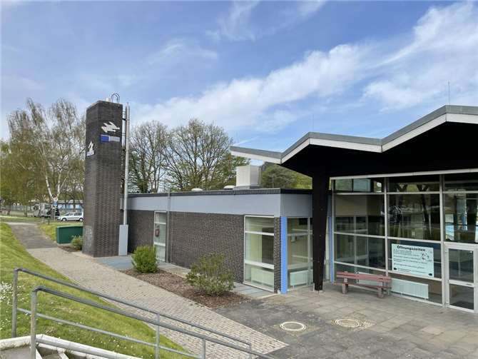 Gute Nachrichten: Freizeitbad Remagen öffnet heute wieder  Das Freizeitbad in Remagen öffnet nach kurzer Pause wieder. Foto: ROB