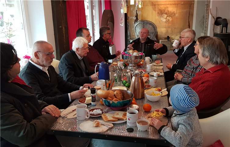 Das Frühstück bietet Möglichkeit zum Austausch über Politik und Alltag. Foto: privat