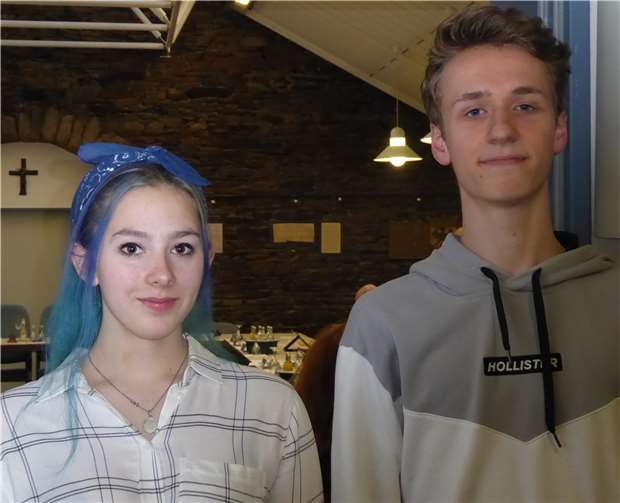 Das Führungsduo des Sinziger Jugendbeirats Anastasia Schramm und Raphael Jüris wollen sich für die Interessen der Jugend engagieren.Foto: RU