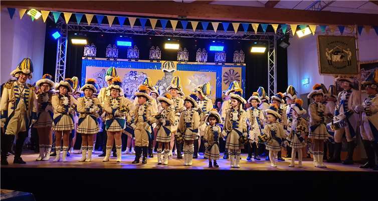 Das Funkencorps Blau Gold eröffnete die Session. Fotos: privat