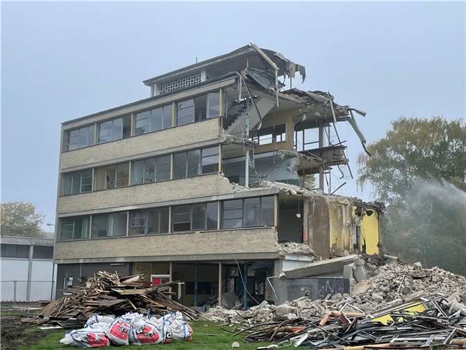 Das Gebäude der Overbergschule ist Geschichte. Fotos: Architekturbüro Follmann (www.follmann-architekt.de)