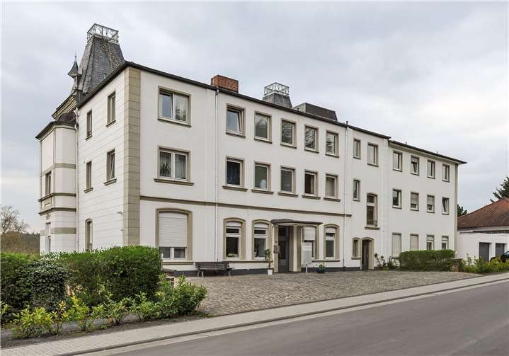 Das Gebäude des ehemaligen Hotels Johannisberg in Bad Neuenahr dient „Carpe Diem“ als Internatsgebäude. Anton Simons/AW-Wiki