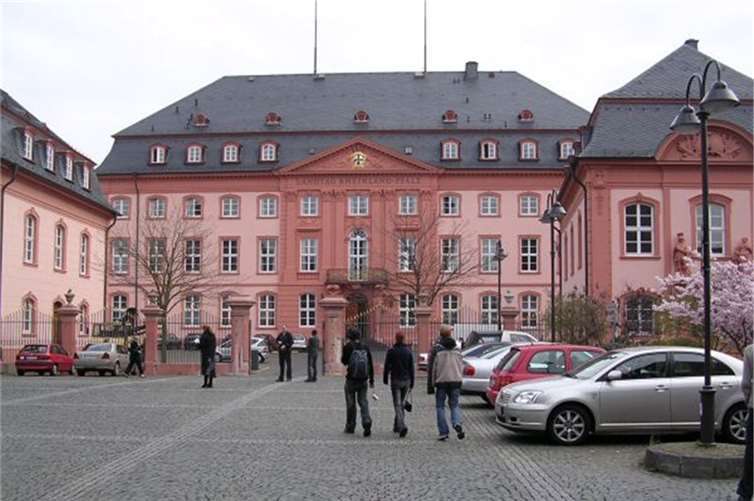Das Gebäude des rheinland-pfälzischen Landtags. Foto: Resk / wikimedia.org