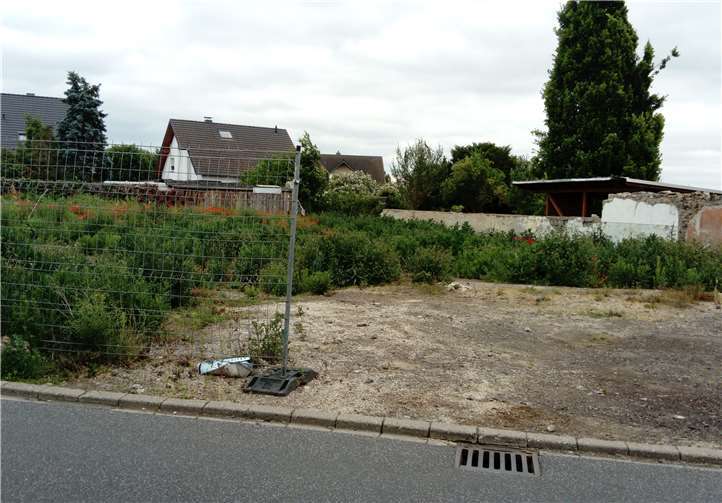 Das Gelände in der Fallerstraße, im Hintergrund die niedrige Bebauung in der Schmiedegasse Foto: IG Thür