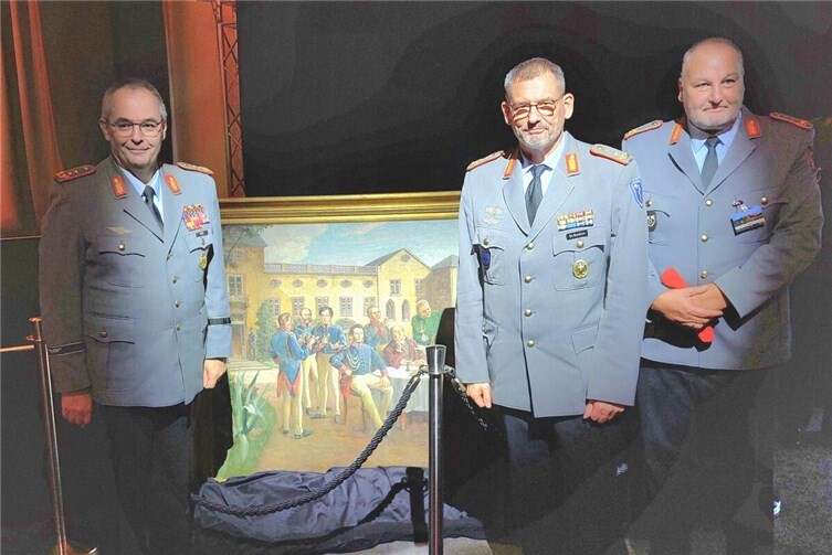 Das Gemälde findet dank General Mais seinen (angestammten) Platz im Casino in der Falckenstein-Kaserne, wo es künftige Besucher bewundern können. Fotos: CCKK