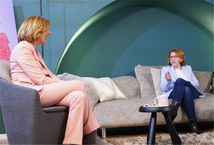 Das Gespräch der beiden Sozialdemokratinnen konnte live im Internet verfoglt werden. Foto: SPD