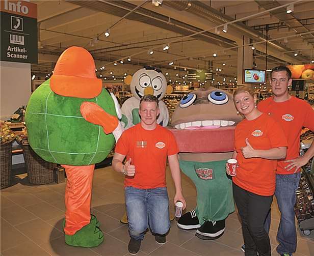 Das Globus-Team (Globianer) und ihre Maskottchen waren bestens eingestimmt auf den großen Ansturm am Eröffnungstag.Udo Stanzlawski