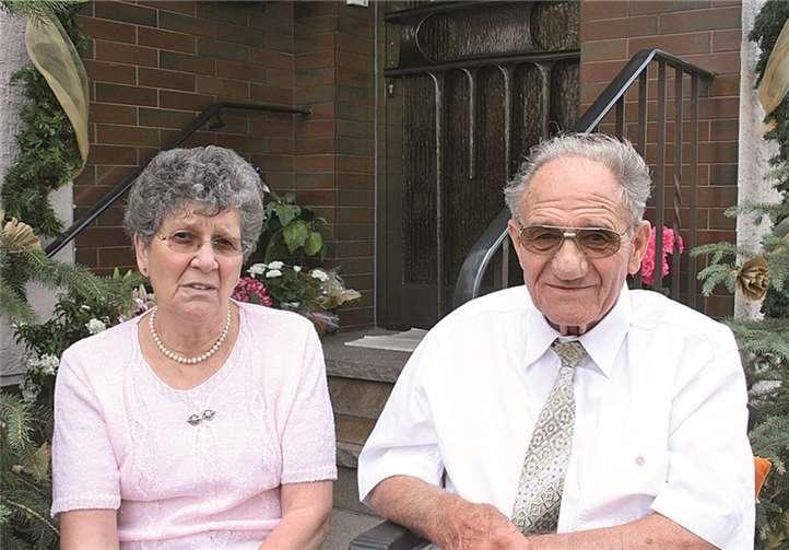Das Goldjubelpaar Magda und Josef Schüller feierten am 25. Juni 2014 das Fest der Goldenen Hochzeit. WK